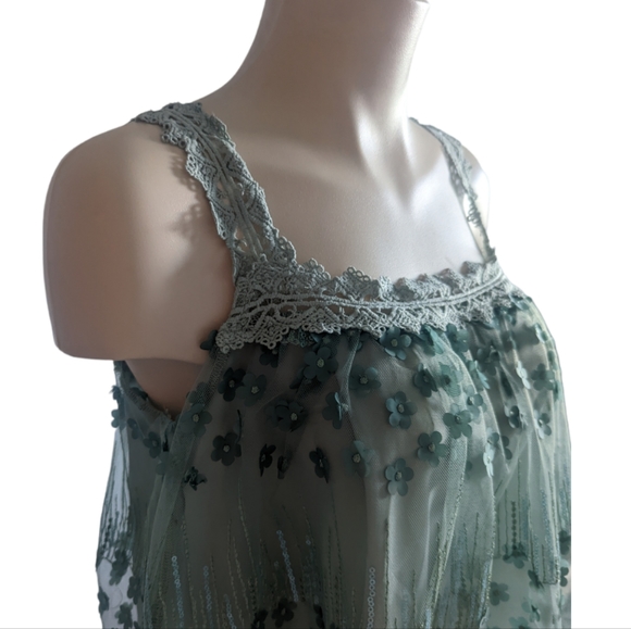 Women's | Top | Size US 6 / Medium - Picture 3 of 13